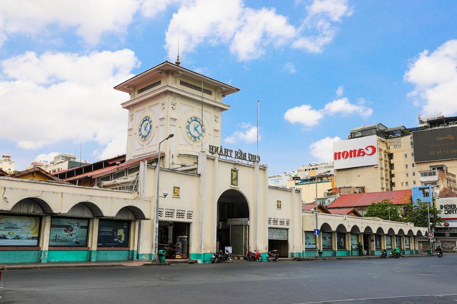 Après-midi : Découverte du Saigon moderne