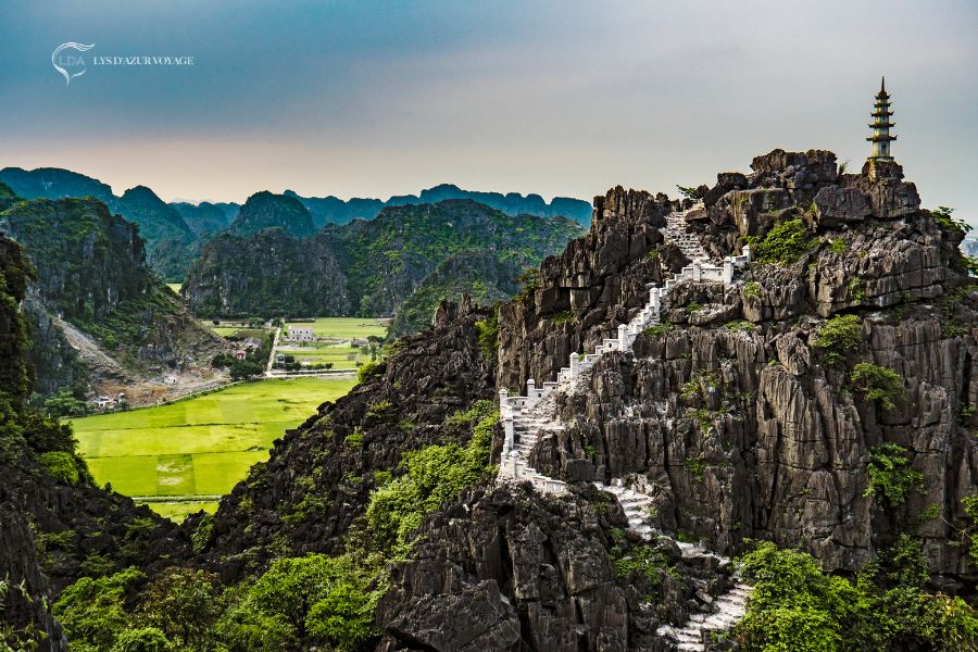Découvrez Ninh Bình, où paysages grandioses et patrimoine d'exception se rencontrent