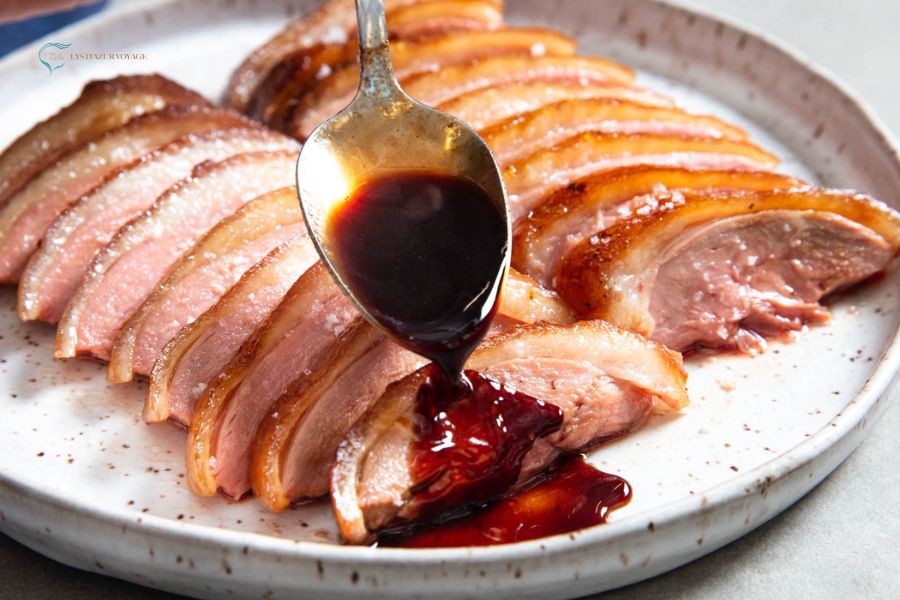 Découvrir le magret de canard laqué vietnamien: une harmonie de saveurs raffinées