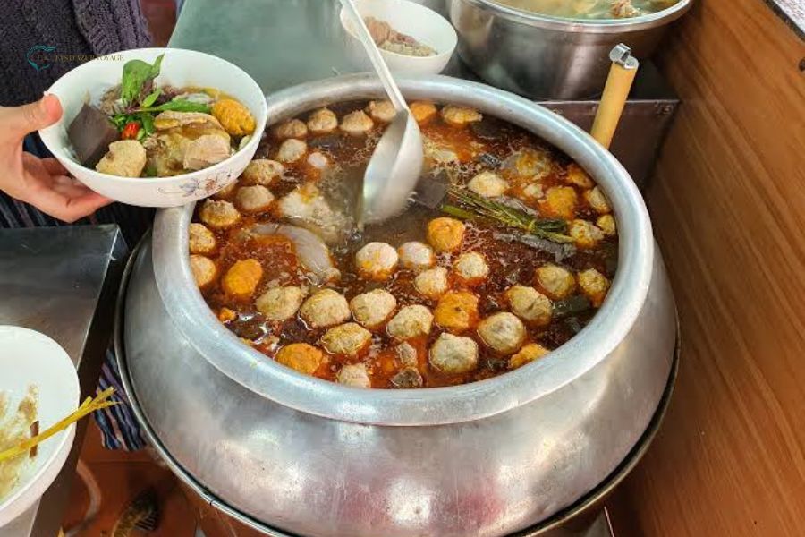 La soupe de Bún bò Huế – L’harmonie des ingrédients et l’art de la préparation