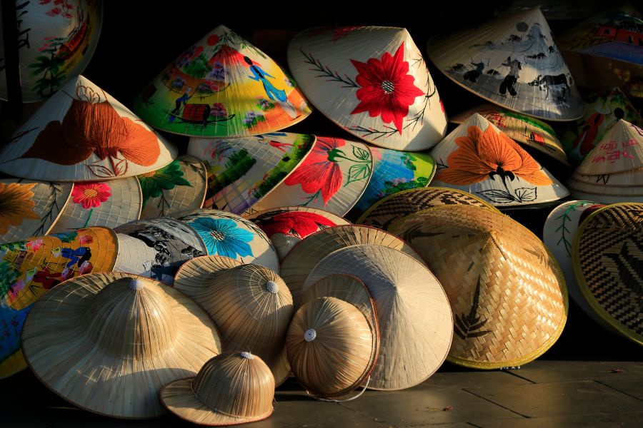 Le chapeau du Vietnam vu par les visiteurs internationaux