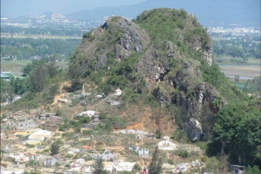 Montagne Thổ Sơn – Une empreinte historique empreinte de silence