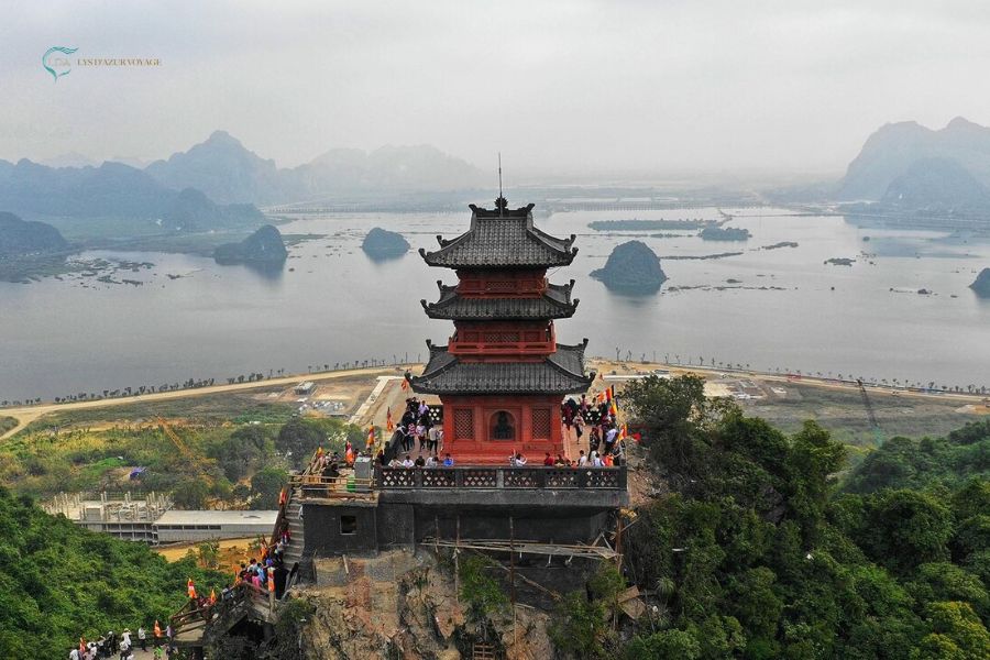 Pagode des Parfums au Vietnam: une immersion spirituelle au cœur d'une nature majestueuse