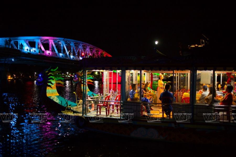 Que faire à Hué le soir - Qu'est-ce que Hué sous la pluie a de spécial la nuit ?