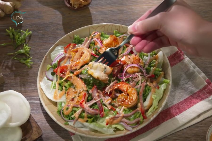 Salade vietnamienne crevette : les saveurs de la mer dans la cuisine vietnamienne